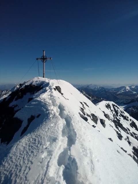 Bild 2: Blick vom Südwestgrat Richtung Gipfelkreuz